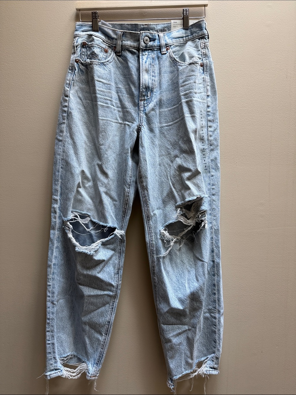 American Eagle super high rise baggy straight Light Blue Distressed Jeans